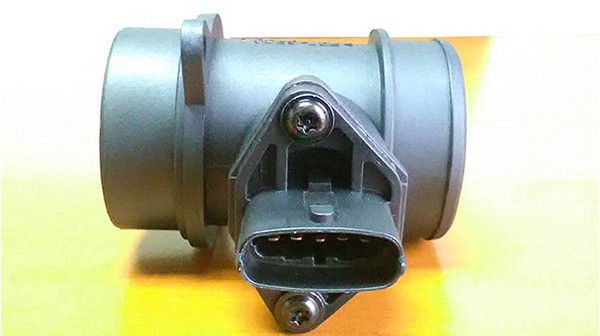 sensor de flujo de aire mercedez benz clase c 180 200 220 240 modelos 96-2000